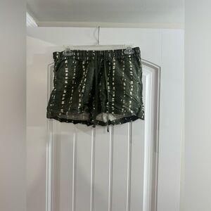 Natural Reflections Green Shorts                    Size - XS